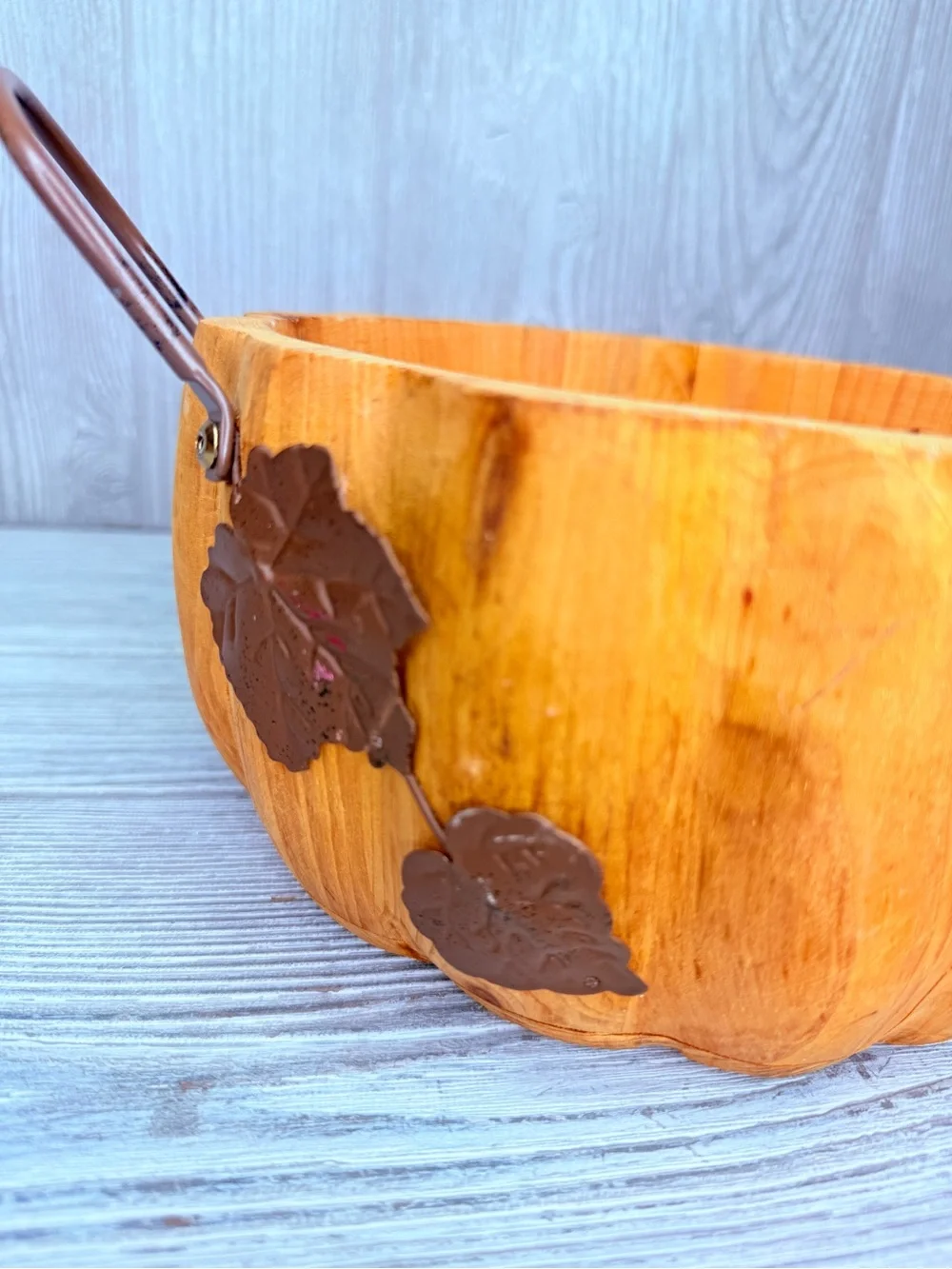 Pier 1 Wooden Pumpkin Bowl Basket Metal Handles Leaf Fall Design decoration